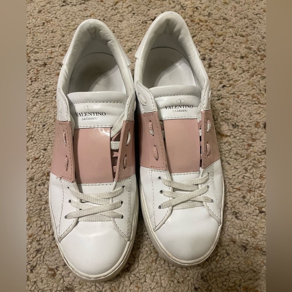 Valentino Garavani Sneakers in Calfskin Leather